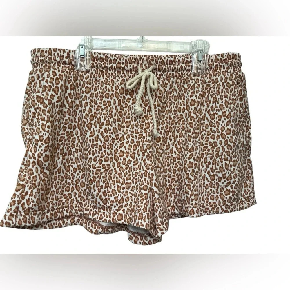 Lou & Grey Leopard Print Casual Jersey Knit Pull On Casual Shorts